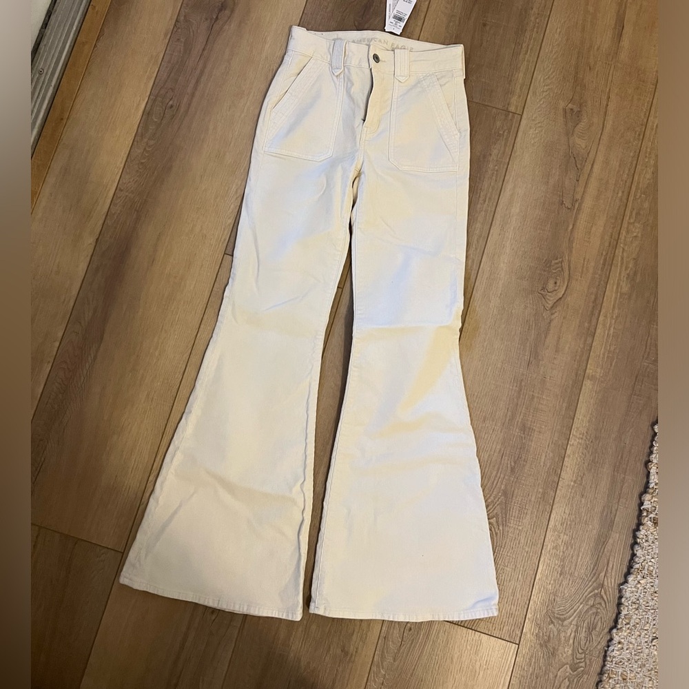 American Eagle corduroy pants. NWT size 0